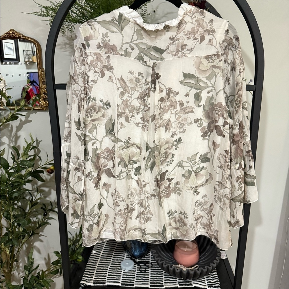 Cream Relaxed Tie Front Blouse floral made in italy size large - Picture 5 of 6